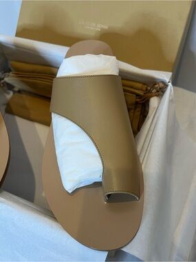 Michael Kors Collection Nettuno Thong Baby Calf in Peanut Size 10.5 MSRP $595